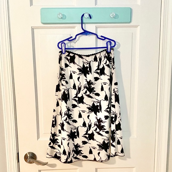 orizon muse Dresses & Skirts - White with black floral skirt